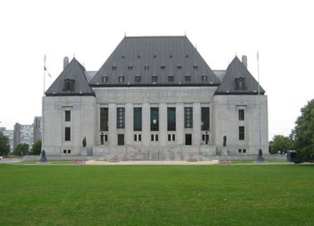 دادگاه عالی کانادا در اتاوا در غرب پارلمان